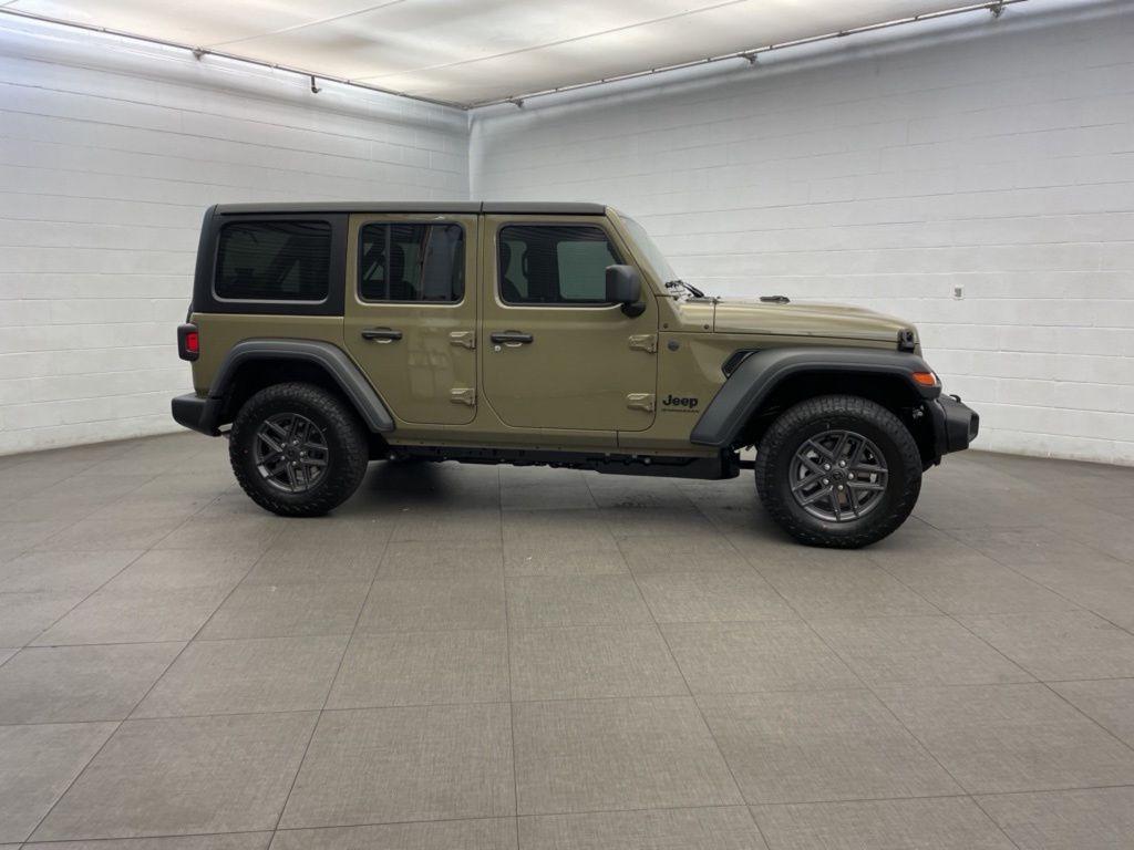 new 2026 Jeep Wrangler car, priced at $41,141