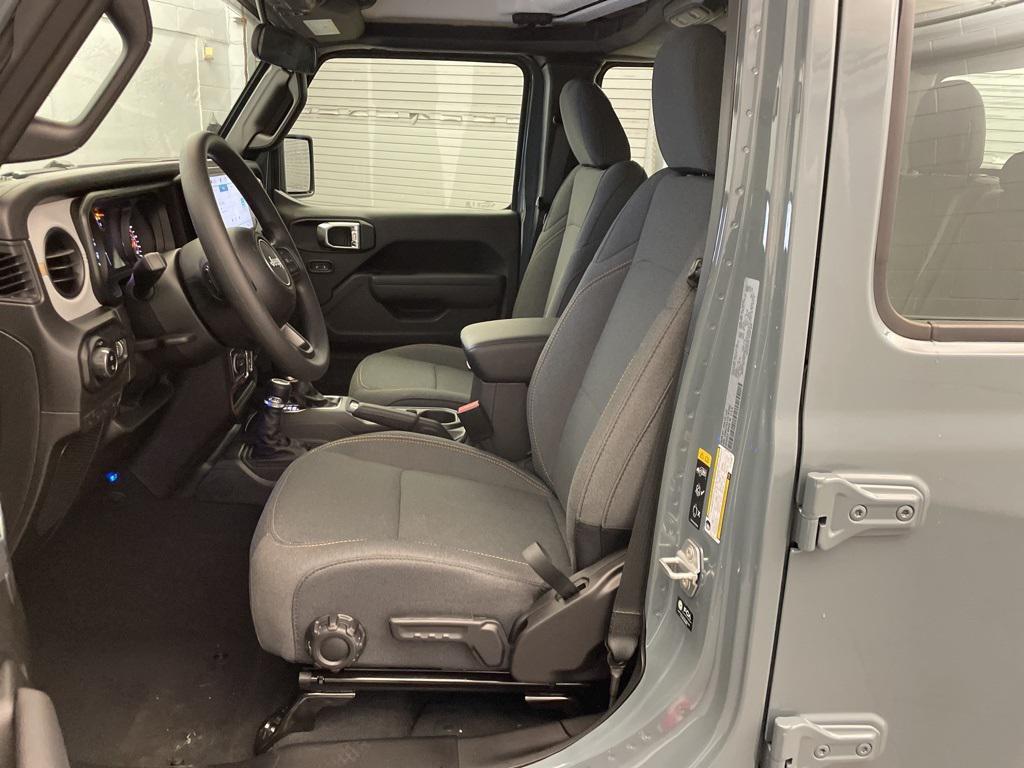 new 2026 Jeep Gladiator car, priced at $38,168