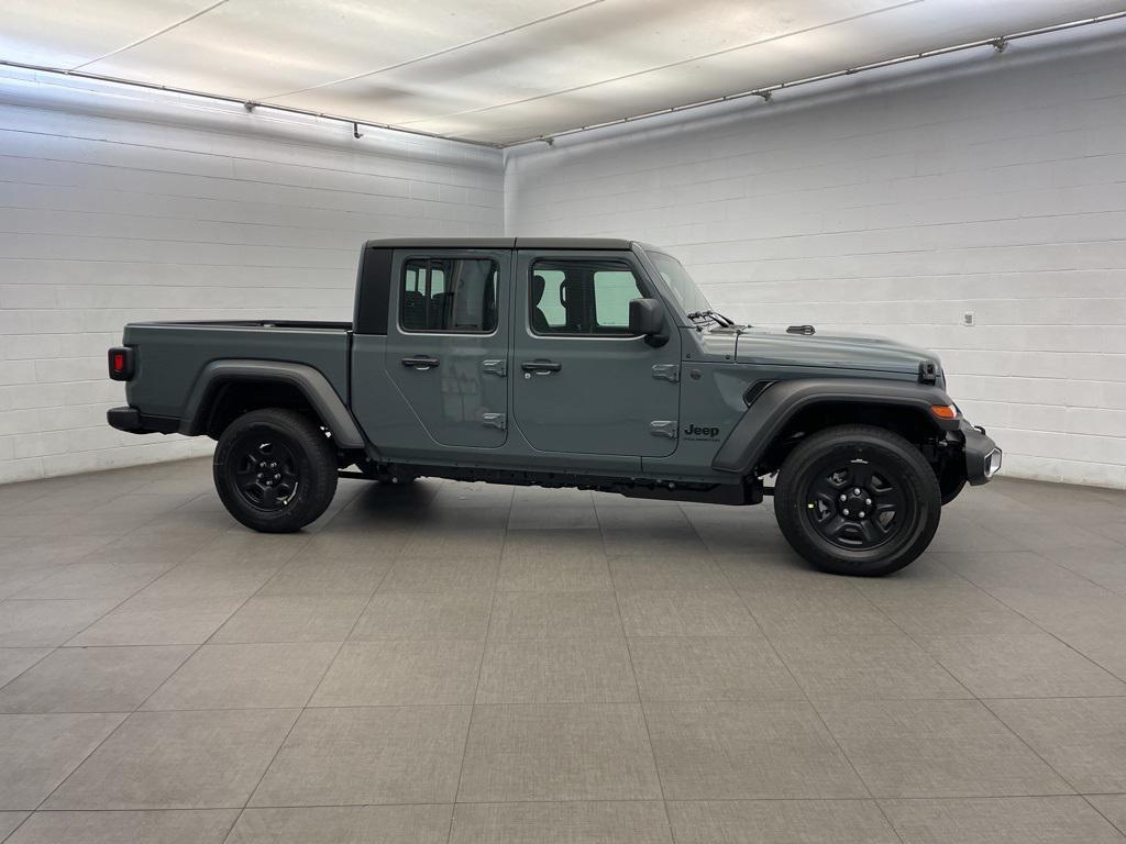 new 2026 Jeep Gladiator car, priced at $38,168