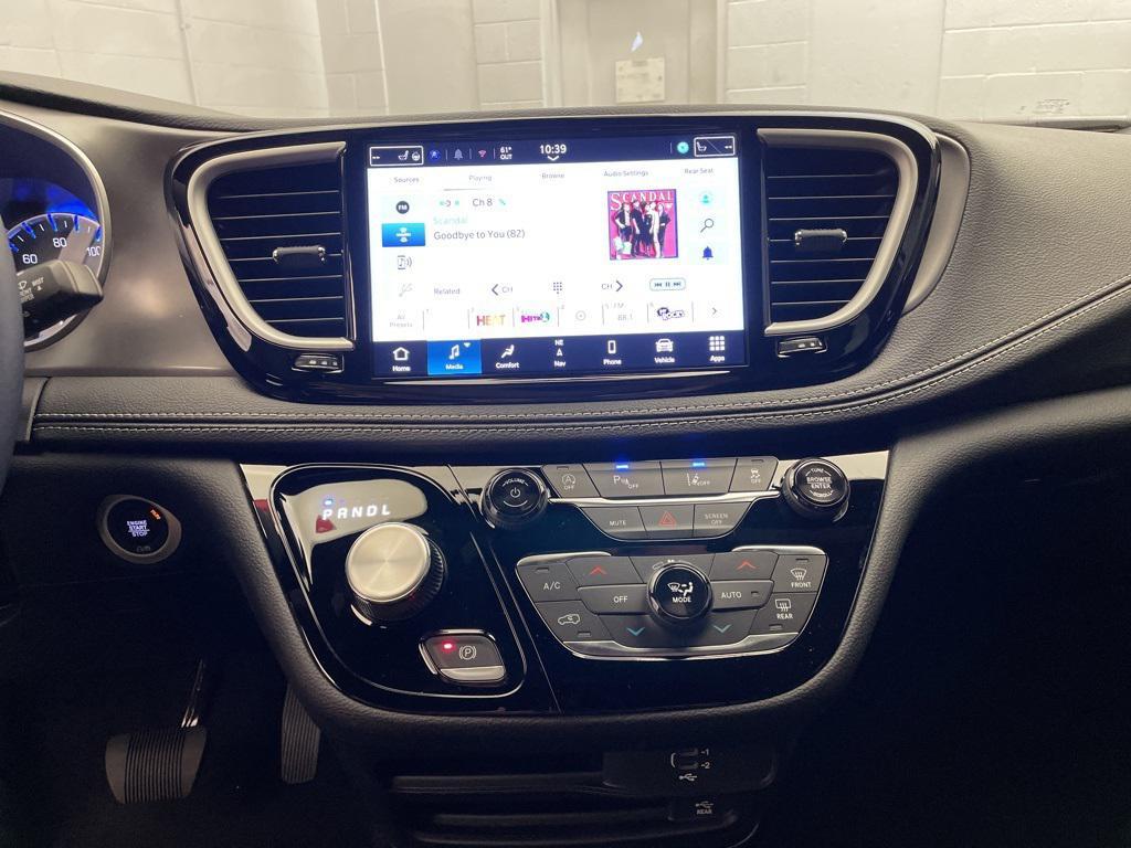 new 2026 Chrysler Pacifica car, priced at $43,587