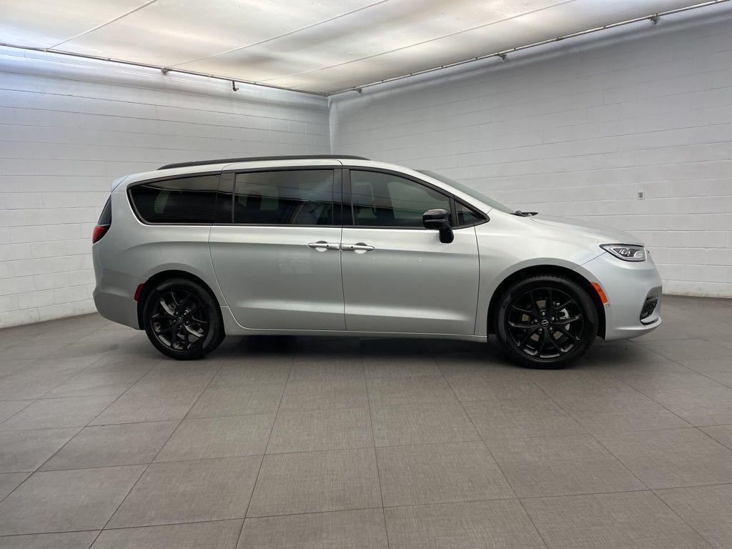 new 2026 Chrysler Pacifica car, priced at $43,187