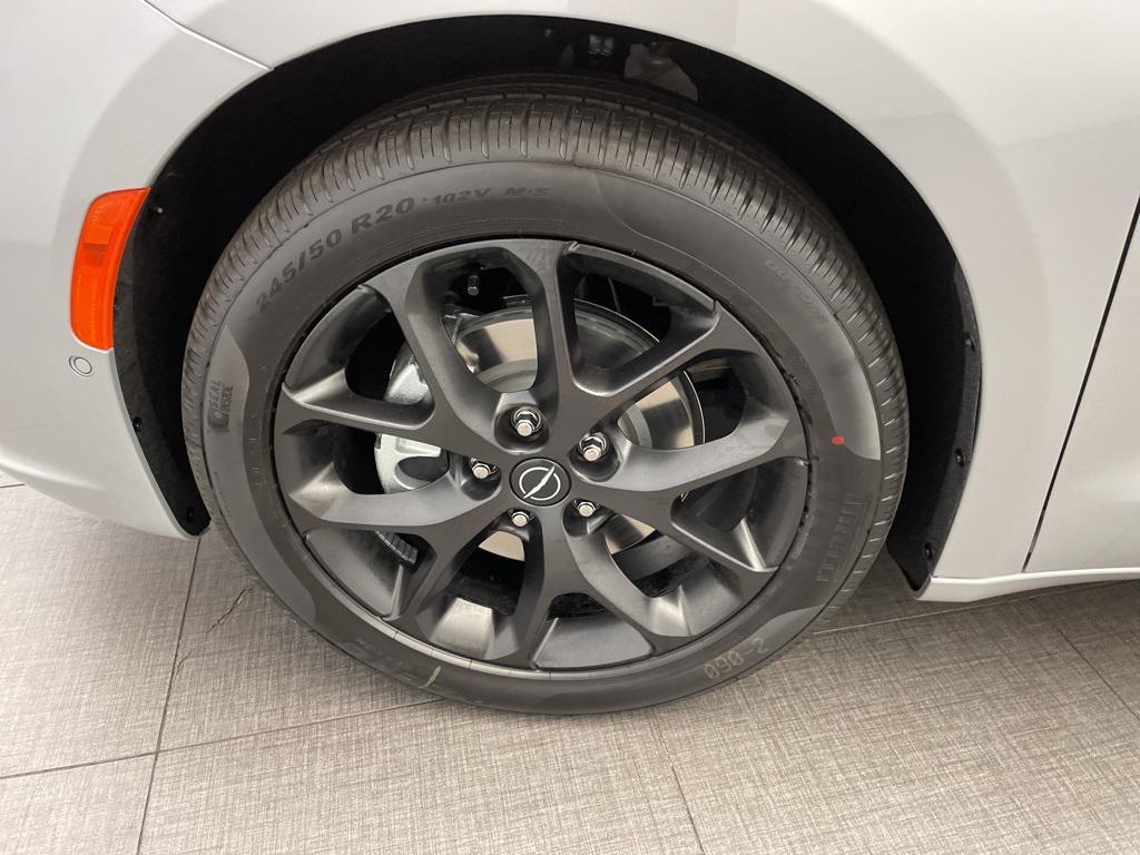 new 2026 Chrysler Pacifica car, priced at $43,587