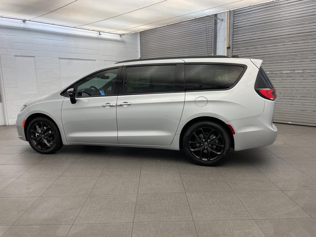 new 2026 Chrysler Pacifica car, priced at $43,587