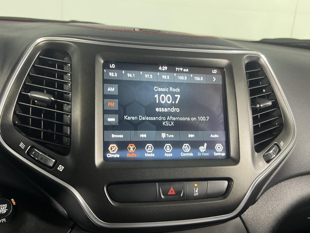 used 2022 Jeep Cherokee car, priced at $25,273