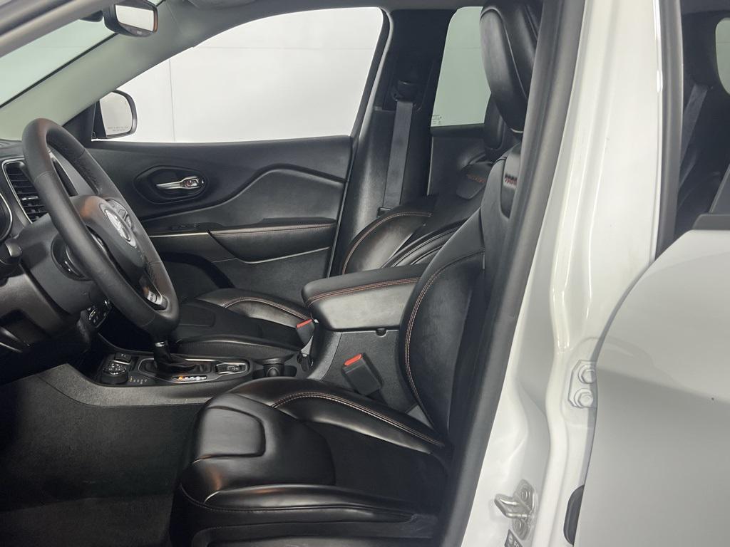 used 2022 Jeep Cherokee car, priced at $25,273