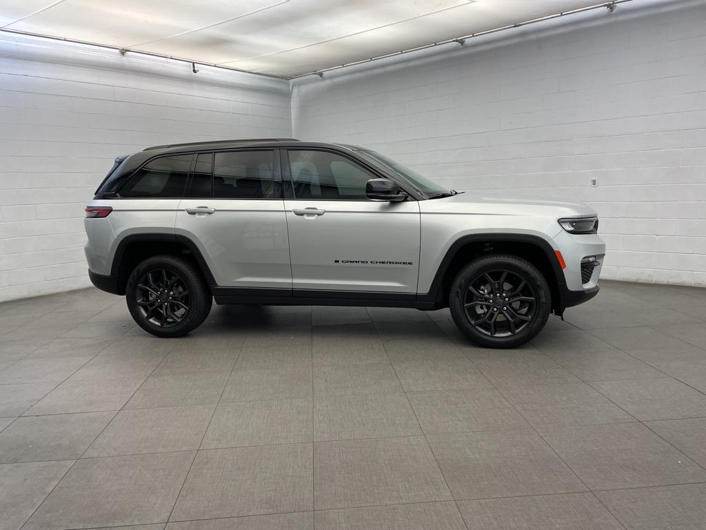 new 2025 Jeep Grand Cherokee car, priced at $45,786