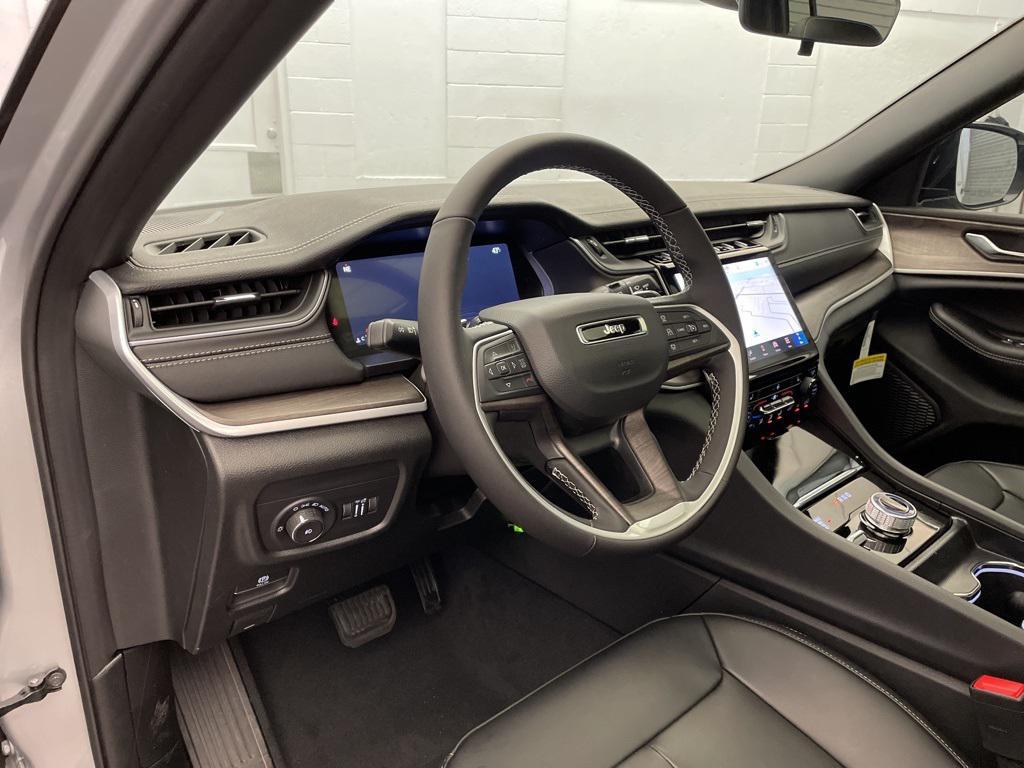 new 2025 Jeep Grand Cherokee car, priced at $45,786