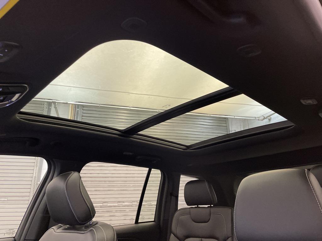 new 2025 Jeep Grand Cherokee car, priced at $45,786