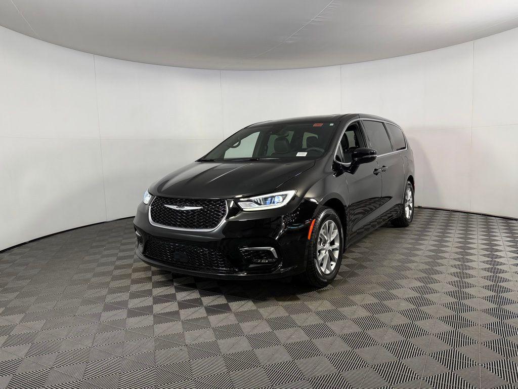 used 2026 Chrysler Pacifica car, priced at $37,973