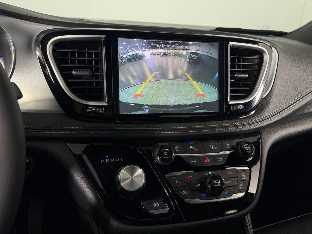 used 2026 Chrysler Pacifica car, priced at $37,973