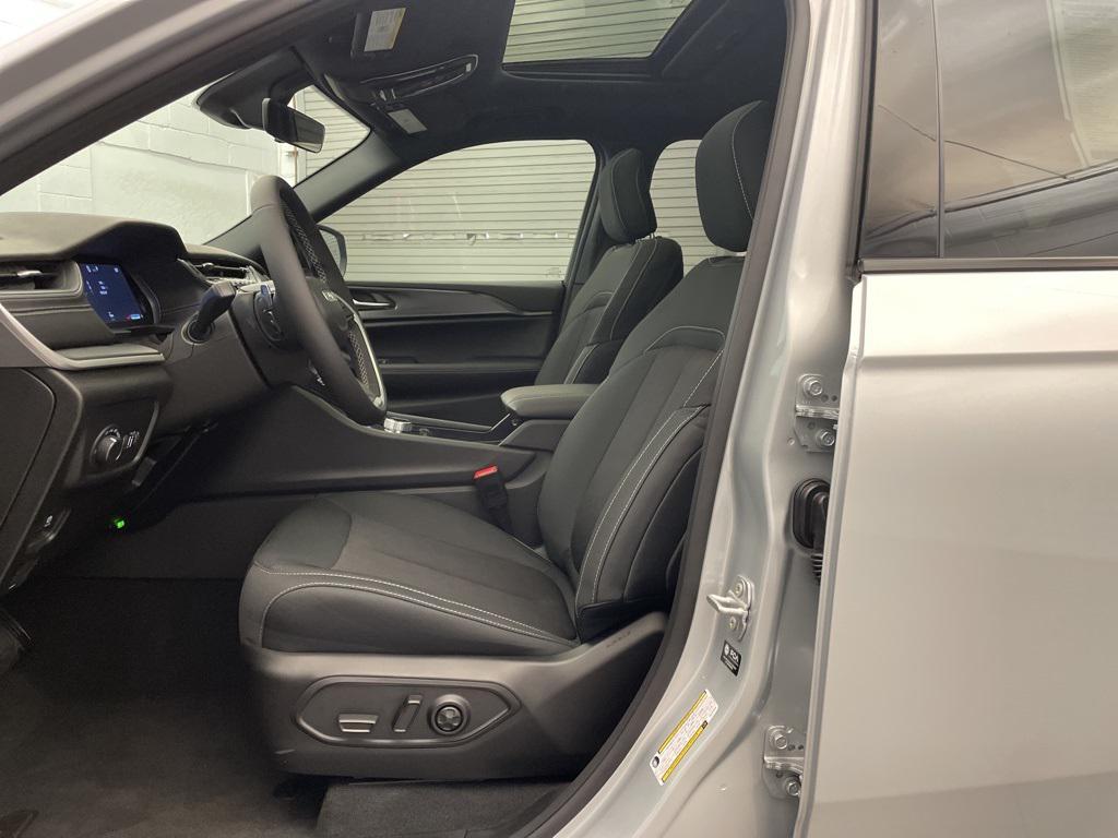 new 2025 Jeep Grand Cherokee L car, priced at $34,344