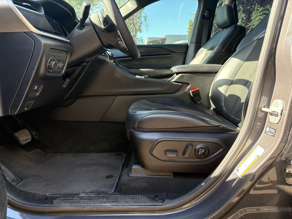 used 2025 Jeep Grand Cherokee L car, priced at $36,373