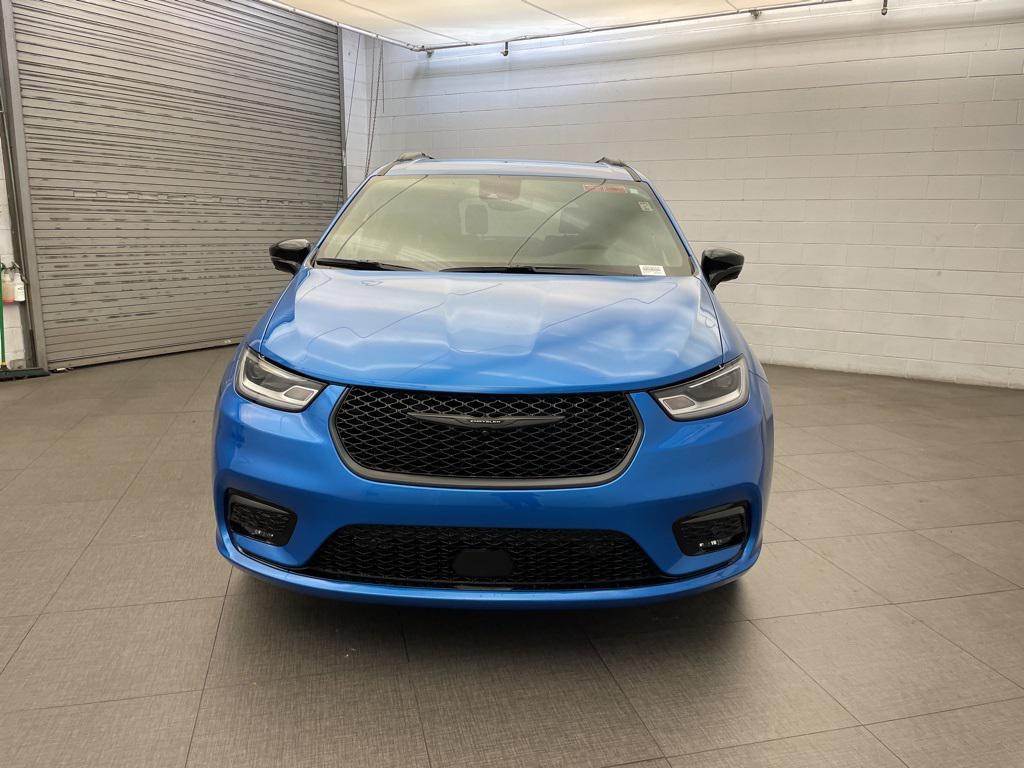new 2026 Chrysler Pacifica car, priced at $41,451