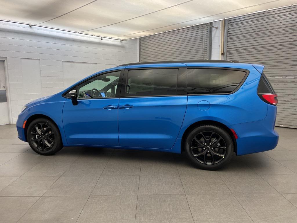 new 2026 Chrysler Pacifica car, priced at $41,451