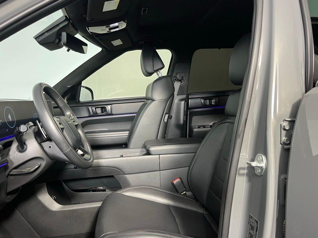 used 2024 Hyundai Santa Fe car, priced at $31,375