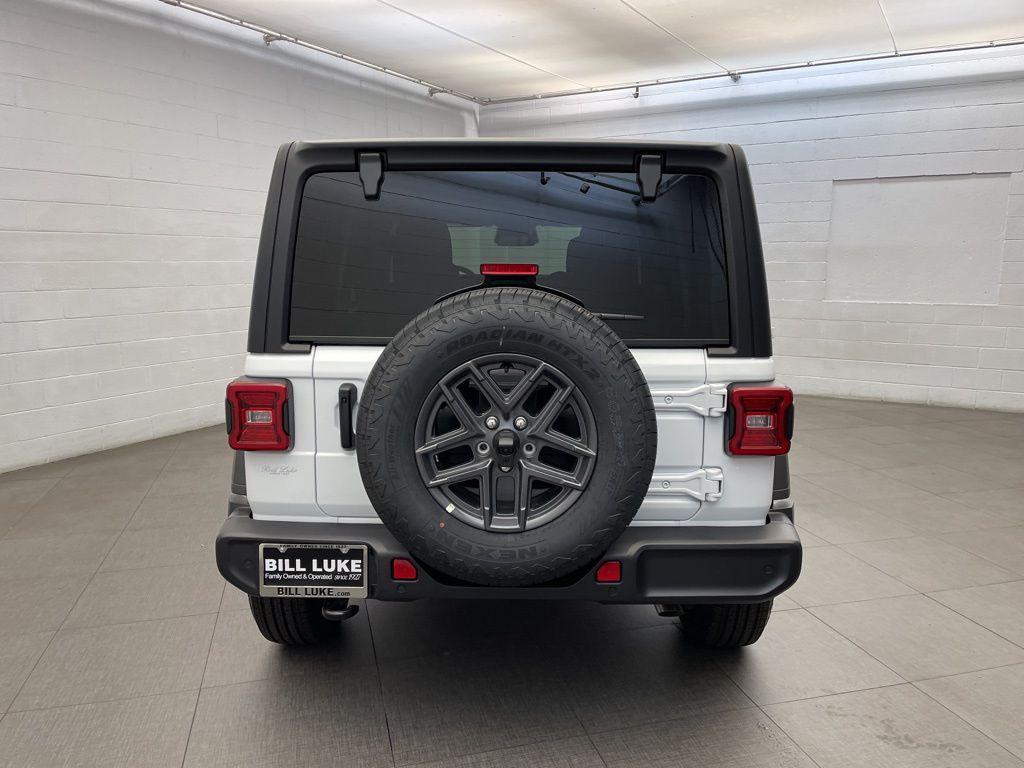 new 2026 Jeep Wrangler car, priced at $44,695
