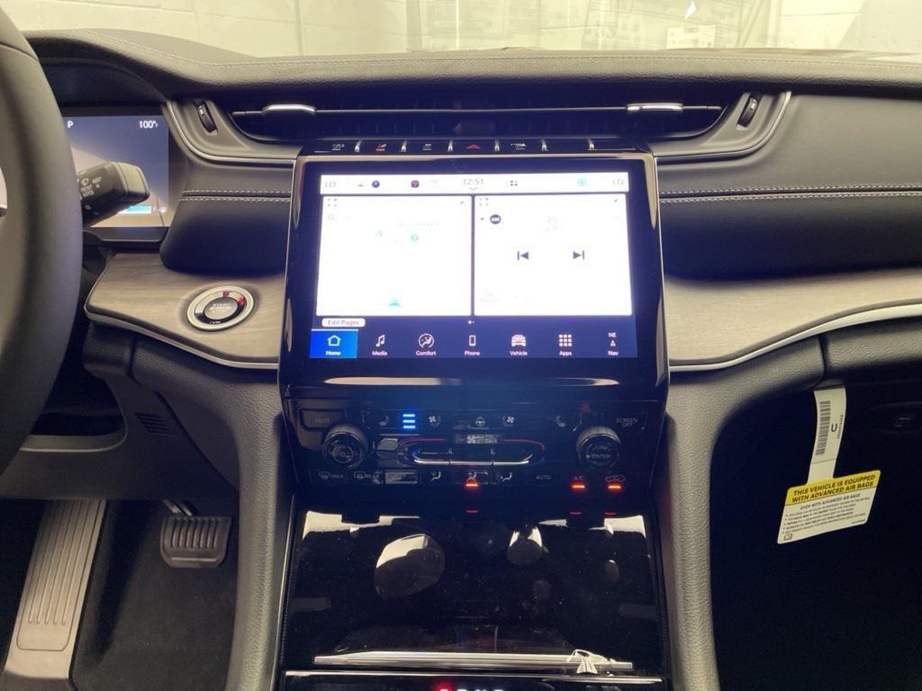 new 2025 Jeep Grand Cherokee car, priced at $46,987