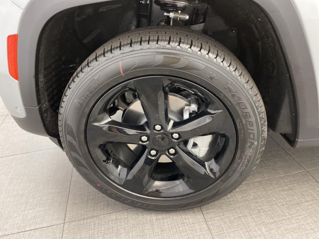 new 2025 Jeep Grand Cherokee car, priced at $46,987