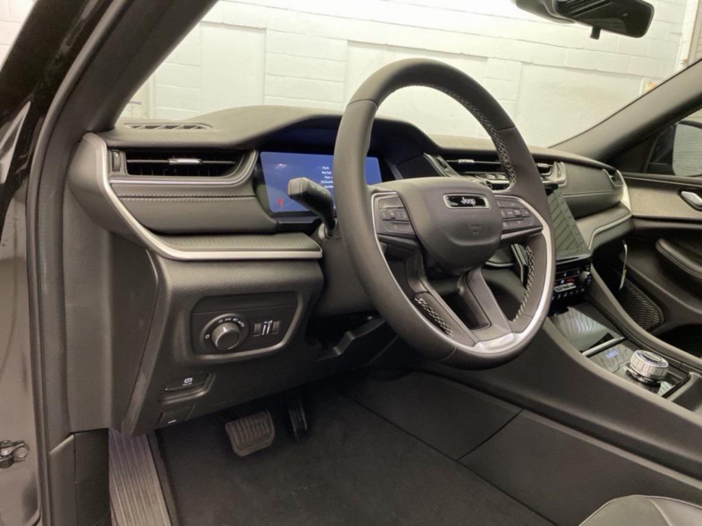 new 2025 Jeep Grand Cherokee L car, priced at $37,197