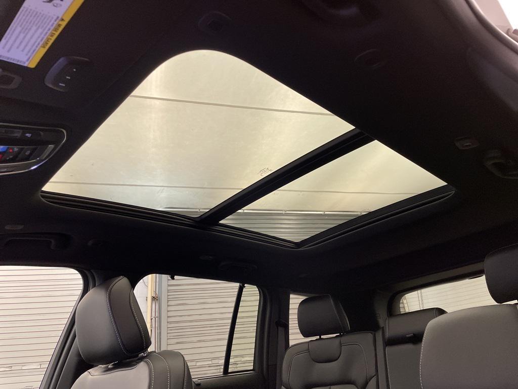 new 2025 Jeep Grand Cherokee car, priced at $46,344