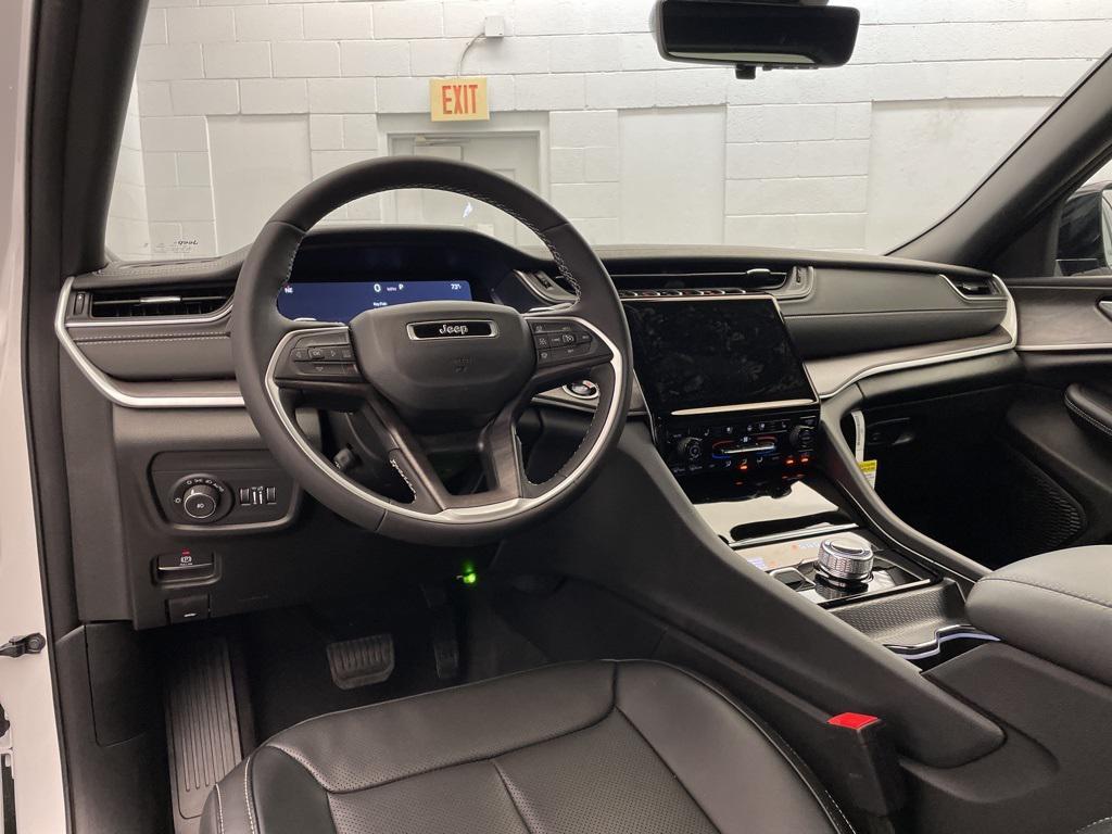 new 2025 Jeep Grand Cherokee car, priced at $46,344