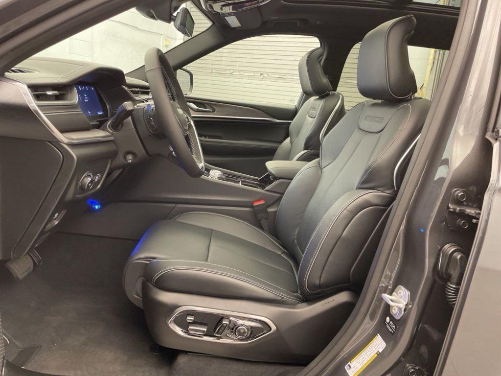 new 2025 Jeep Grand Cherokee L car, priced at $54,779