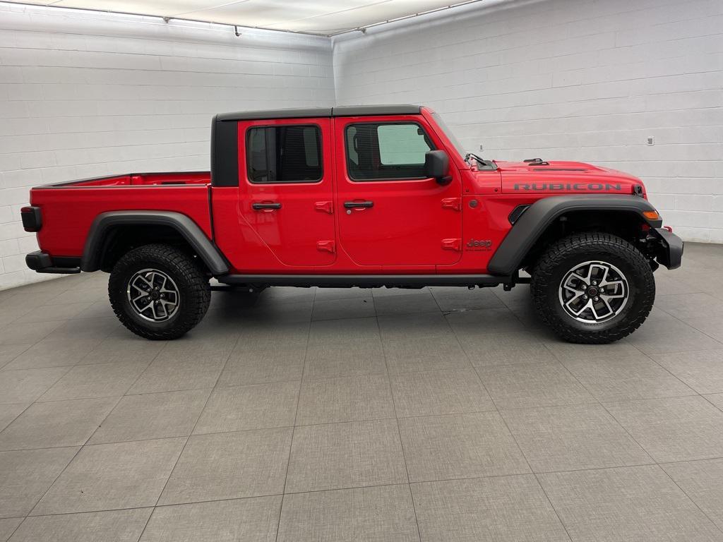 new 2025 Jeep Gladiator car, priced at $48,632