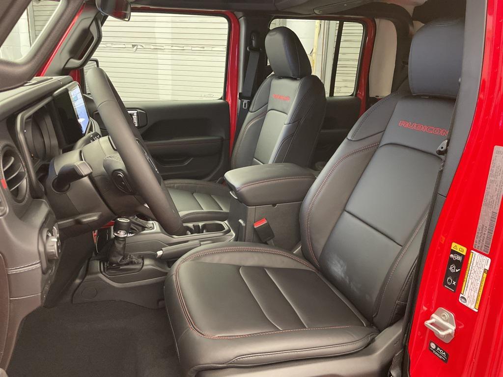 new 2025 Jeep Gladiator car, priced at $48,632