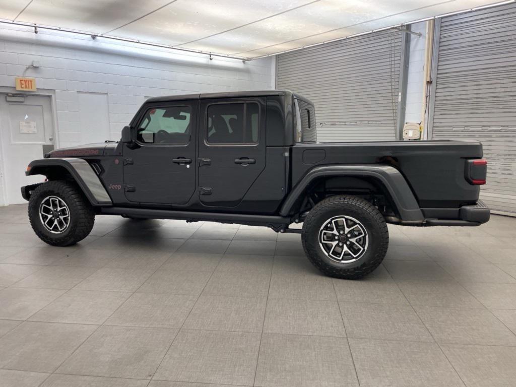 new 2025 Jeep Gladiator car, priced at $50,528
