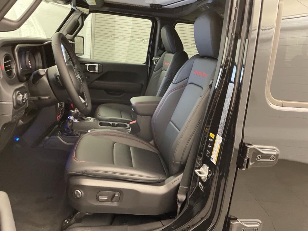 new 2025 Jeep Gladiator car, priced at $50,528