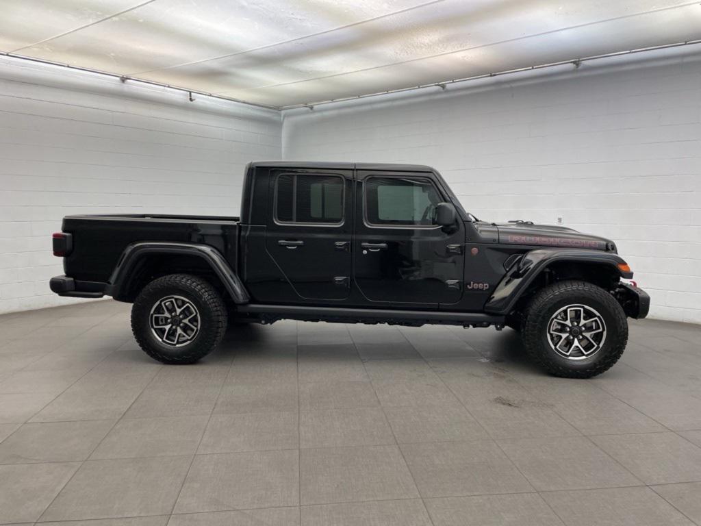 new 2025 Jeep Gladiator car, priced at $50,528