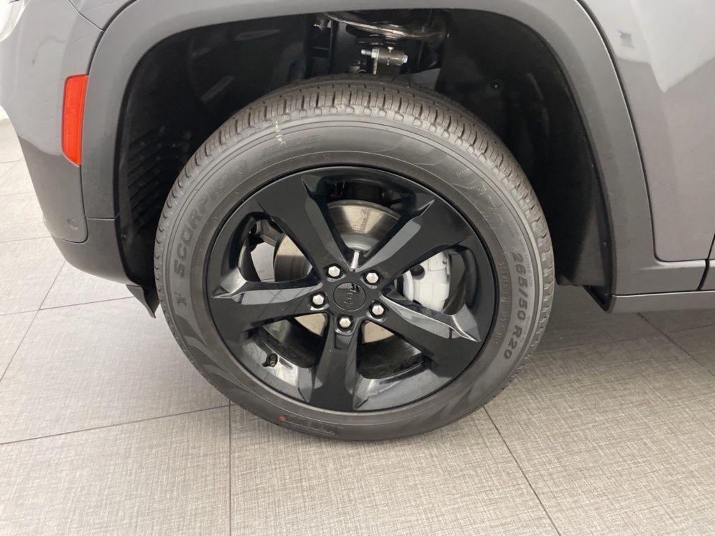 new 2025 Jeep Grand Cherokee car, priced at $45,387