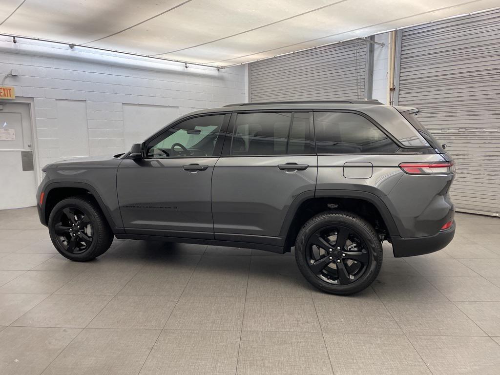 new 2025 Jeep Grand Cherokee car, priced at $42,729