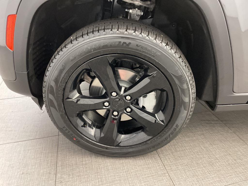 new 2025 Jeep Grand Cherokee car, priced at $42,729