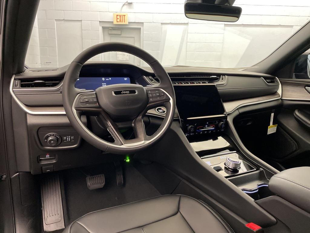 new 2025 Jeep Grand Cherokee car, priced at $42,729