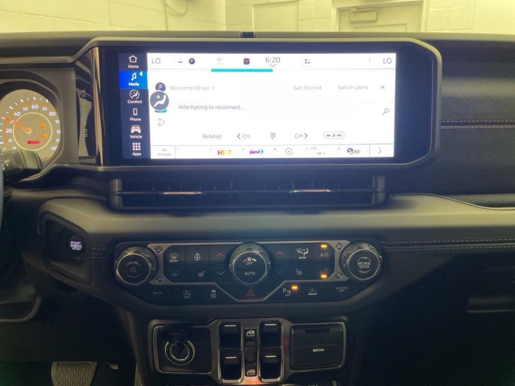 new 2025 Jeep Gladiator car, priced at $47,331