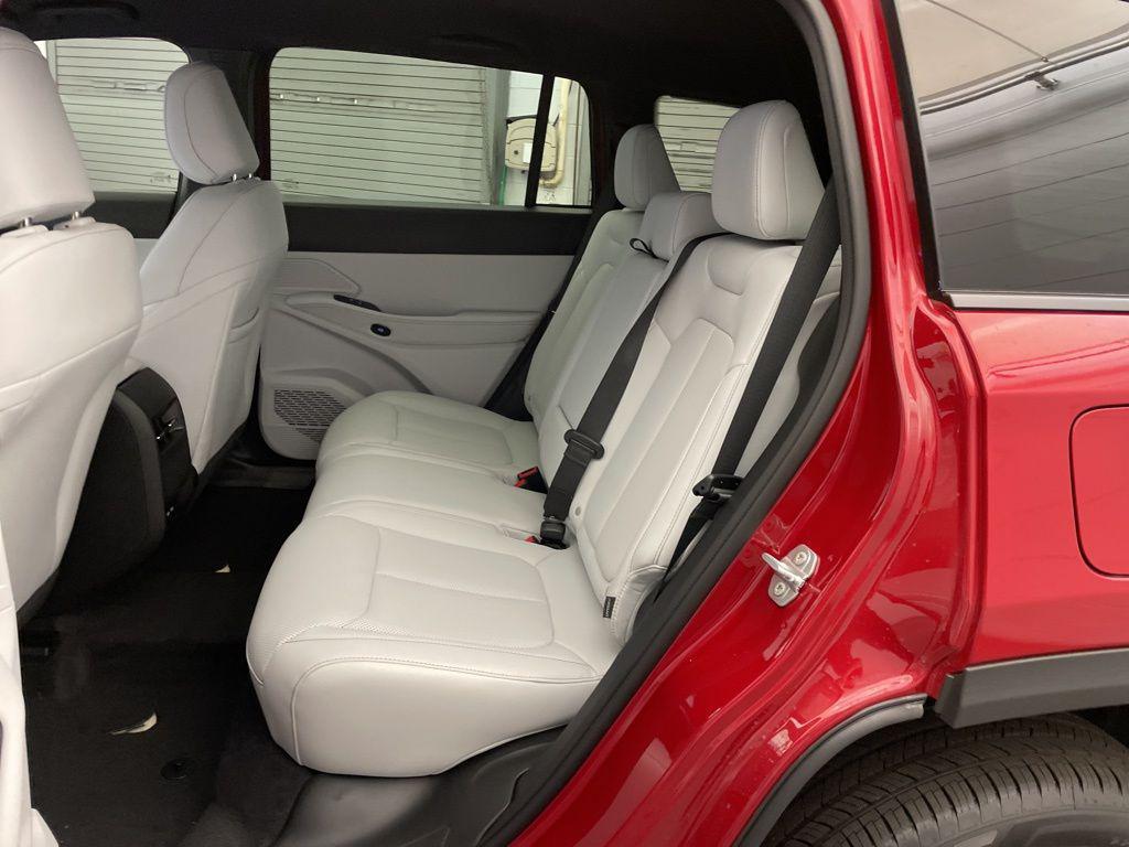 new 2026 Jeep Cherokee car, priced at $35,463