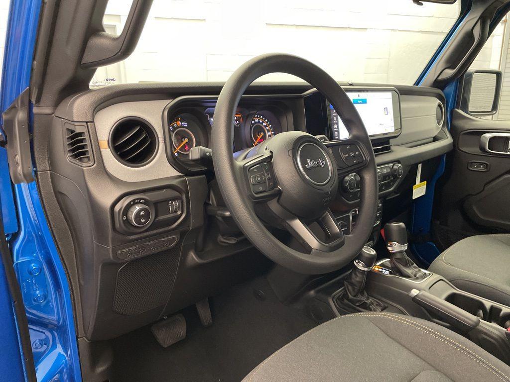 new 2026 Jeep Gladiator car, priced at $40,138