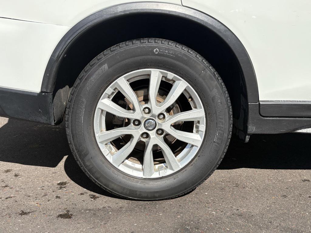 used 2017 Nissan Rogue car