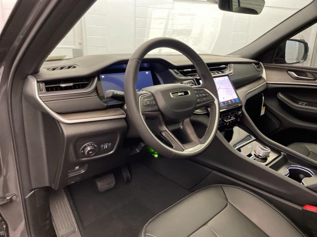 new 2025 Jeep Grand Cherokee car, priced at $45,786