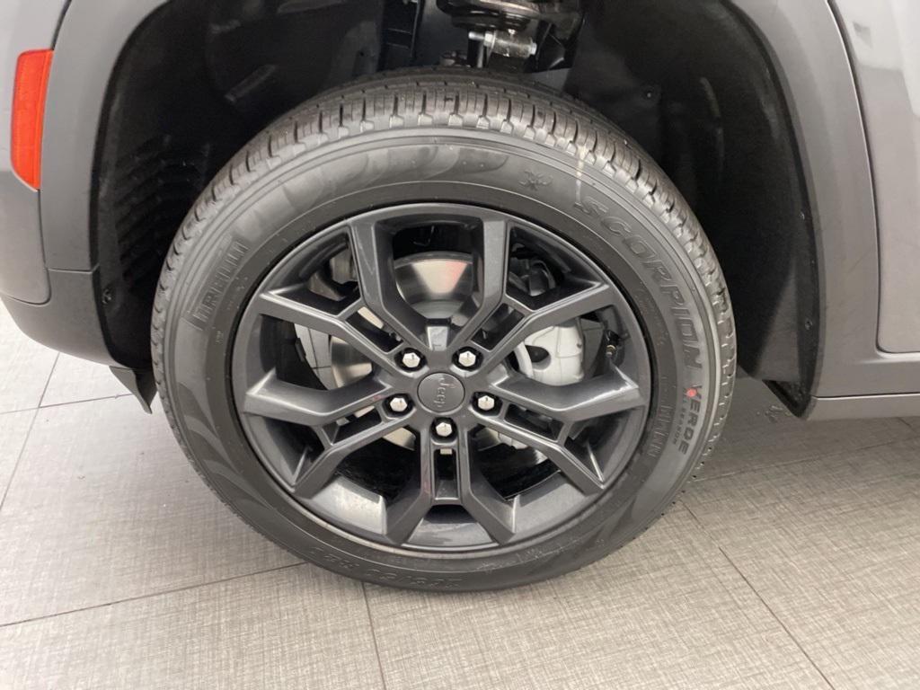 new 2025 Jeep Grand Cherokee car, priced at $45,786