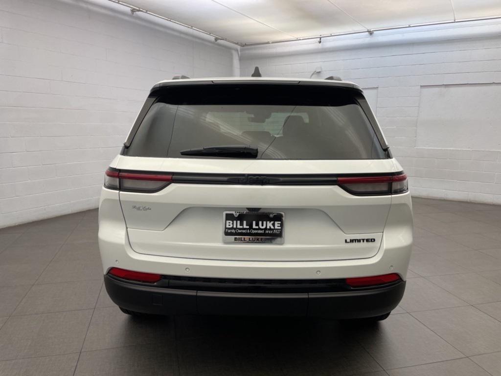 new 2025 Jeep Grand Cherokee car, priced at $44,569