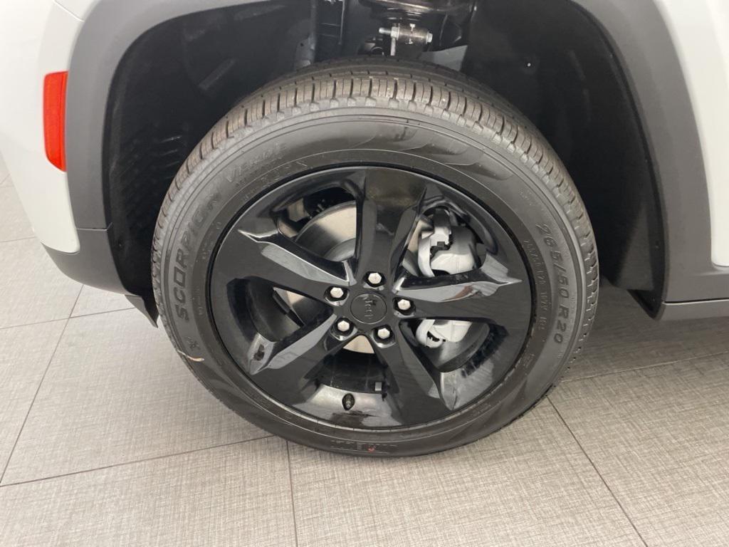 new 2025 Jeep Grand Cherokee car, priced at $44,569