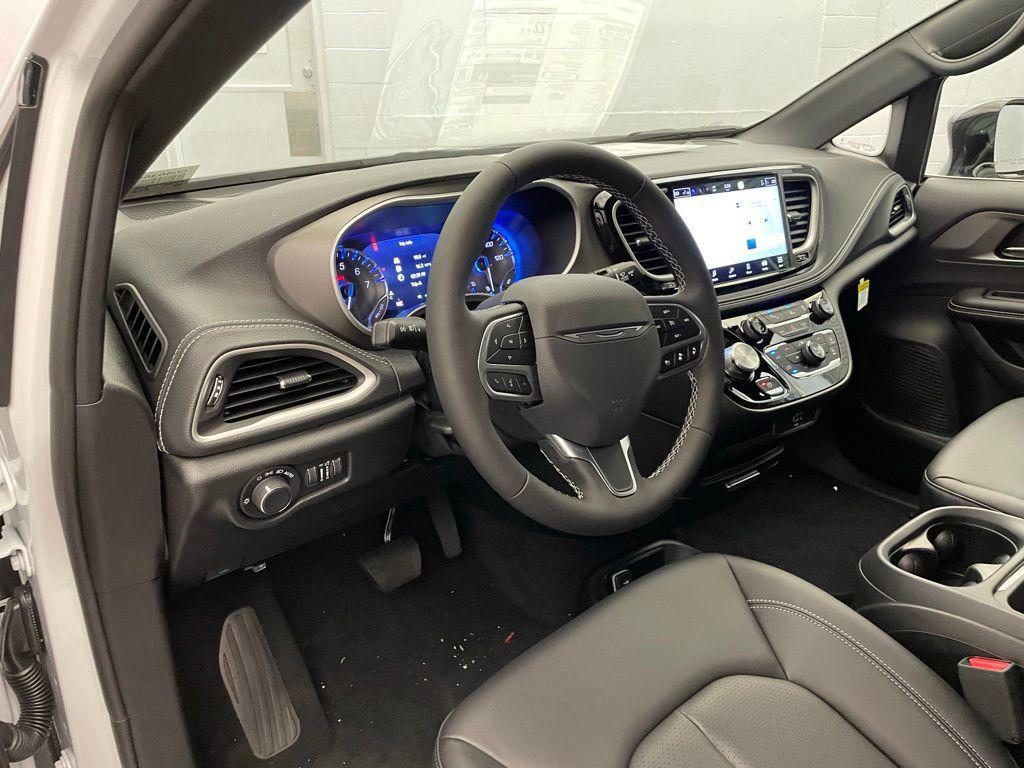 new 2027 Chrysler Pacifica car, priced at $41,032