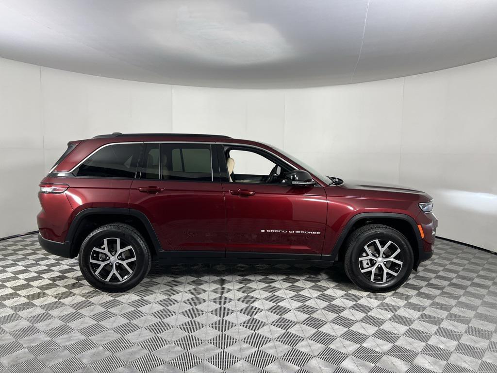 used 2024 Jeep Grand Cherokee car, priced at $32,873