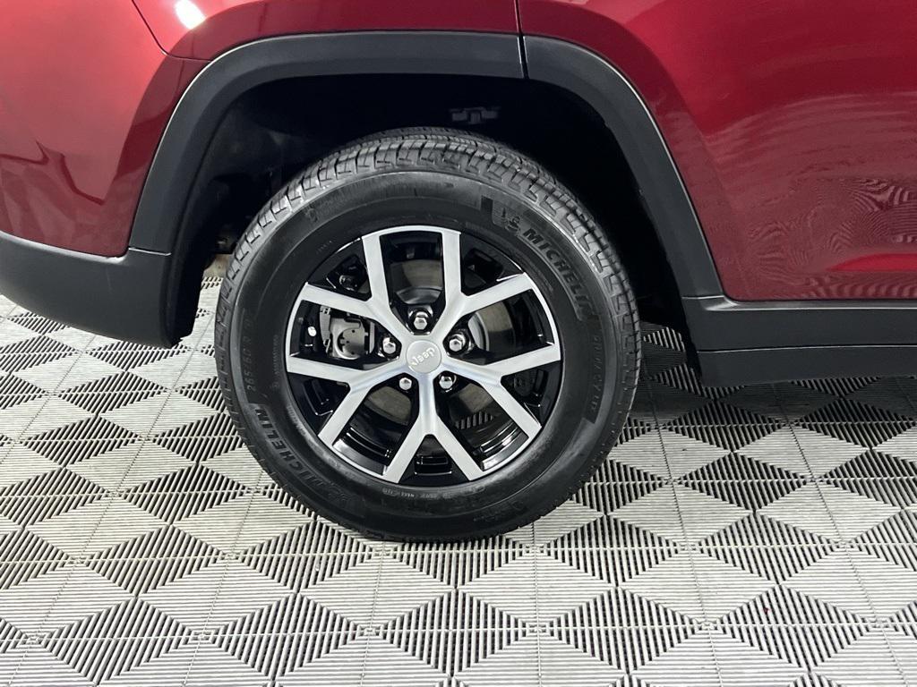 used 2024 Jeep Grand Cherokee car, priced at $32,873