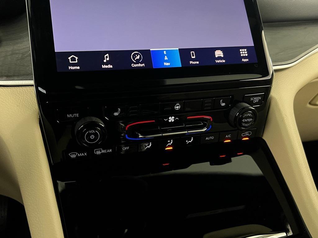 used 2024 Jeep Grand Cherokee car, priced at $32,873