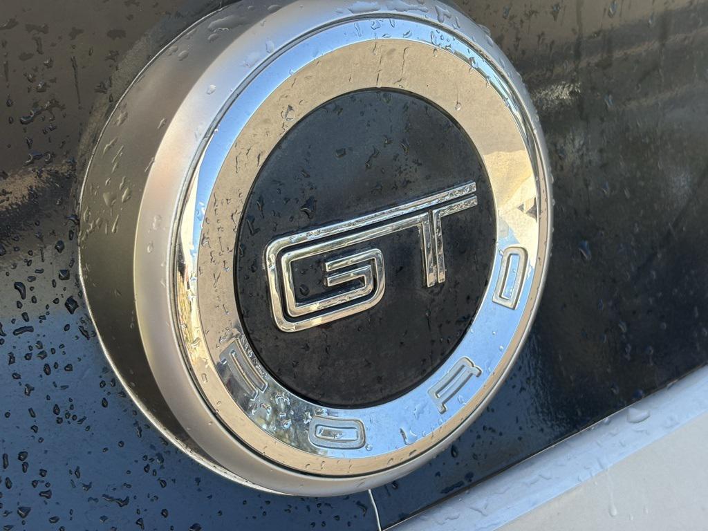 used 2011 Ford Mustang car