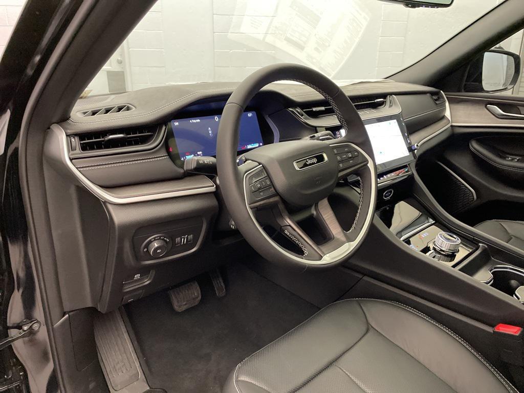 new 2026 Jeep Grand Cherokee car, priced at $49,173