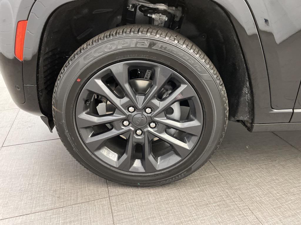 new 2026 Jeep Grand Cherokee car, priced at $49,173